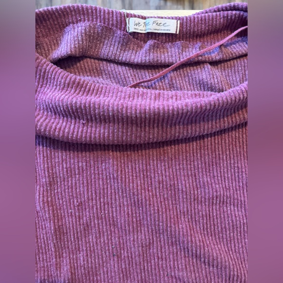 Free People Women’s Sweater - Picture 2 of 3